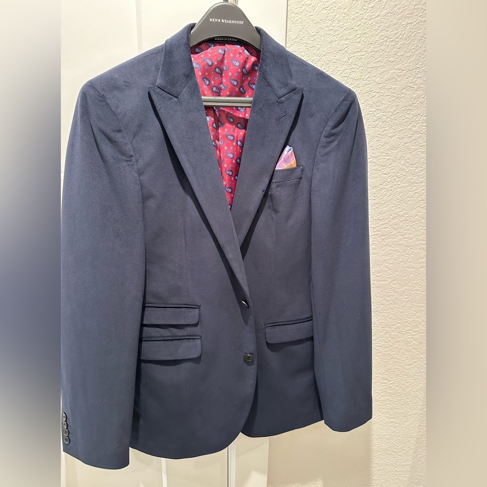 Men’s Sz 38 Altamoda by MW (Men’s Warehouse). Blazer is Polyester and Velvet